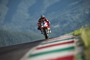 巴黎圣日耳曼前途光明！蒂姆新星刷新纪录表现突出赢得满堂喝彩